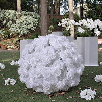 Boule de fleurs artificielles en soie blanche de haute qualité, en tissu durable, pour centres de table de mariage et décorations de mariage pour la fête des pères