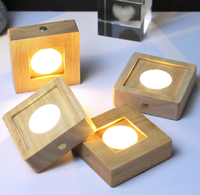 Vente en gros de source de lumière LED veilleuse boule de cristal ronde tableau de diffusion base en bois lampes de table alimentées par USB pour chambre à coucher