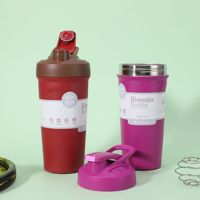 Bouteille d'eau en acier inoxydable 20/24 oz en gros, bouteille shaker double isolation avec couvercle anti-fuite pour les entraînements à la salle de sport