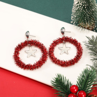 Boucles d'oreilles clous en forme de couronne de guirlandes rouges avec breloque étoile, bijoux de Noël pour femmes, vente en gros OEM