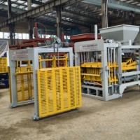 Machine automatique de fabrication de blocs de pavés QT4-15 pour le marché du Moyen-Orient