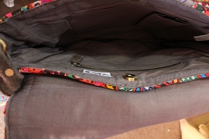 กระเป๋าแบนจาราแท้สไตล์วินเทจ - กระเป๋าโท้ทงานแฮนด์เมดลายปะติดชนเผ่าอินเดีย พร้อมงานกระจกเงา ของขวัญวันครบรอบสำหรับเธอ - Product Image 6