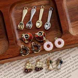 Showfay <span class=keywords><strong>Paris</strong></span> Breakfast Series - Abalorios de esmalte en miniatura con diseño de café y cruasán para la creación de joyas DIY, llaveros y collares - Product Image 3