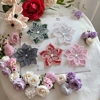Nouveau tissu d'organza de dentelle d'appliques décoratives dorées 3D avec pierre pour les vêtements des femmes et des enfants pour les robes et les vêtements de mariée