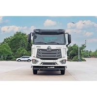 Camion balayeuse routière Sinotruk HOWO 220HP 4x2, balayeuse de rue robuste, véhicule de lavage haute pression