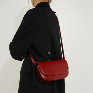 Sac à main élégant pour filles au design simple, en cuir souple, couleur unie, bandoulière sous le bras, fermeture à boucle, capacité de 2 à 2,9 L - Product Image 5