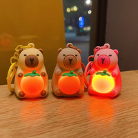 BoTu Creative Lumineux Capybara Porte-clés Anime Éclairage dans le Noir Jouet pour Sac Décor Kawaii Mignon Mini Poupée Pendentif Cadeaux De Noël