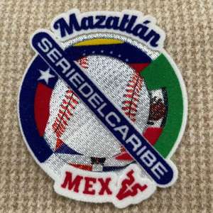 Prix d'usine Insigne brodé 3D en vrac Logo personnalisé Transfert de chaleur dans le cuir Tissu - Product Image 6