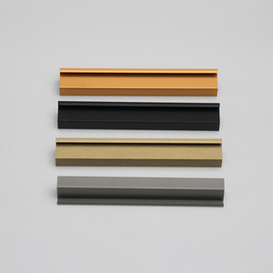 Vente en gros de portes vitrées battantes modernes de luxe léger pour armoire, profilés en alliage d'aluminium, accessoires de cadre de porte, profilés de fenêtre noirs - Product Image 4