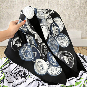 Pañuelo Cuadrado de Satén con Estampado Vintage para Mujer, con Diseño de Flor de Camelia, Elegante, con Sensación de Seda, para la Cabeza - Product Image 3