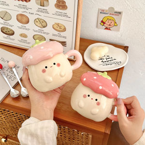 Mug en céramique créatif à motif de fraise avec couvercle, écologique et personnalisable pour les cadeaux d'affaires et les occasions - Product Image 2