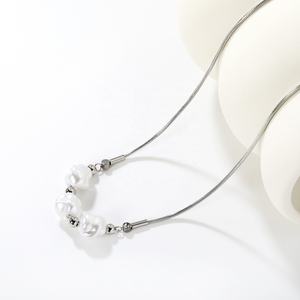 Collar de Perlas Irregulares Gruesas con Circonitas, Joyería de Estilo Moderno, Collar con Colgante de Cuentas de Acero Inoxidable Chapado en Oro de 18K para Mujer - Product Image 3