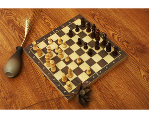 Vente directe d'usine Peinture de bûche de haute qualité Jeu d'échecs en bois de magnétisme pliable - Product Image 2
