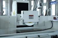 Máquina de estampado en caliente Yashida 3060HD con pantalla LCD - Motor de alta precisión, 380V, mesa de 600x300 mm, solución de estampado en caliente para superficies planas