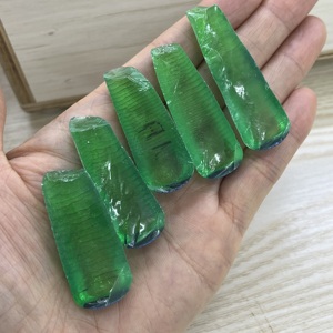 Vente en gros Matériau synthétique non coupé 78 # Corindon synthétique vert rugueux - Product Image 1