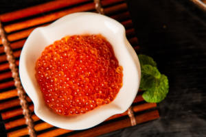 Topkwaliteit Zalm Kuit Rode Kaviaar Haccp/Iso/Halal/Eu Gecertificeerd Professioneel Voedzaam Bevroren Vis Eieren Doos Verpakking Te Koop - Product Image 3