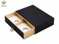 Boîte cadeau rigide écologique personnalisée avec fermeture magnétique, poignée et séparateur pour emballage de luxe réutilisable haut de gamme