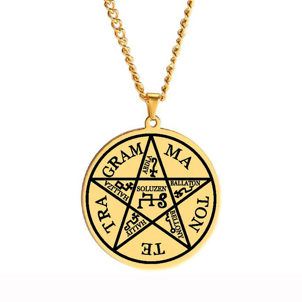 Gold pendant necklace