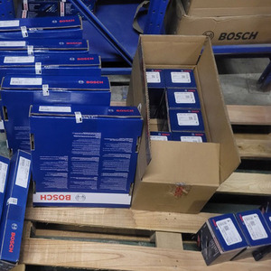 Plaquettes <span class=keywords><strong>de</strong></span> <span class=keywords><strong>frein</strong></span> d'origine pour <span class=keywords><strong>BOSCH</strong></span> OEM D332 D482 pour Mazda Premium Low Metallic Plaquettes <span class=keywords><strong>de</strong></span> <span class=keywords><strong>frein</strong></span> avant New Condition Bulk FB71-26-28ZA - Product Image 4