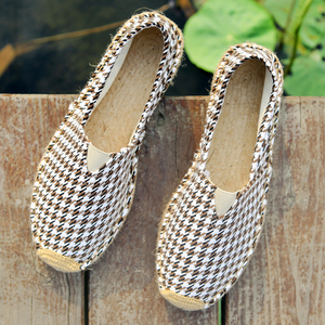 Chaussures en toile avec logo personnalisé à prix réduit pour l'Afrique Baskets en toile de jute de marche paresseux Semelle en caoutchouc <span class=keywords><strong>Espadrilles</strong></span> décontractées pour femmes et hommes - Product Image 2