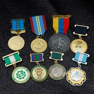 Nhà sản xuất bán sỉ tùy chỉnh ngực Huy hiệu conmemorativa Honor giải thưởng huy chương để tùy chỉnh với Ribbon Nhung hộp - Product Image 1