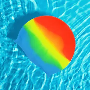 Toptan çok renkli su geçirmez silikon yüzme başlıkları ile kulak koruyucu su geçirmez yüzme kap