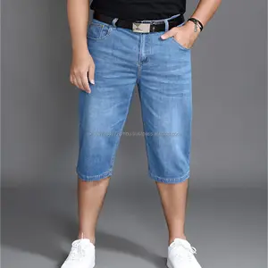 2021 di alta qualità bicchierini del denim di estate dei jeans maschili degli uomini pantaloni di scarsità Giovane jeans fit skinny traspirante cinque pantaloni