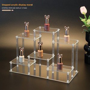 Exhibidor Acrílico Transparente de Múltiples Niveles con Escalones para Figuras, Modelos y Perfumes - Estantes de 5 cm de Altura, Uso Familiar - Product Image 4