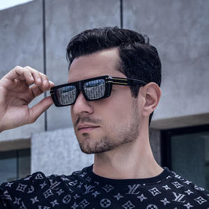 Gafas de Sol Cuadradas D29, Montura Negra de PC, UV400, Unisex, Modernas, Clase 2 de Transmitancia - Product Image 5