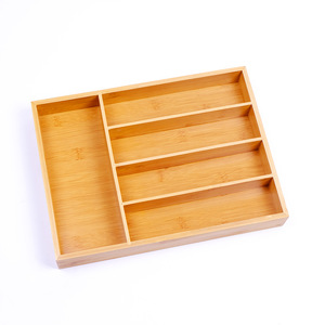 Organizador de cajones de cocina estilo japonés con divisores integrados para guardar y organizar palillos, cubiertos y otros utensilios. - Product Image 1