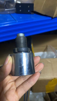Machine de scellage et de capsulage semi-automatique pneumatique pour bouteilles en métal et en verre pour l'alimentation