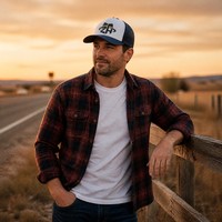 Casquette de baseball unisexe style trucker, dos en maille, devant en mousse, visière incurvée, six panneaux, réglable, blanc et bleu marine, vente en gros