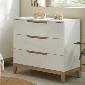 EN71 E0/E1 CARB Commode scandinave blanche mate pour bébé et enfant avec poignées encastrées doublées et pieds coniques - Product Image 1