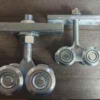 Rouleau de porte coulissante industrielle en acier galvanisé pour charges lourdes, chariot à 4 roues, poulie à vis réglable, quincaillerie pour porte de grange coulissante