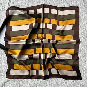 Alta calidad único barato personalizado cuadrado impreso satén poliéster seda bufanda Bandana - Product Image 4