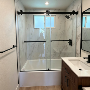 <span class=keywords><strong>Box</strong></span> <span class=keywords><strong>Doccia</strong></span> Scorrevole Senza Telaio per Vasca da Bagno, Vetro Temperato Trasparente da 10mm, Acciaio Inossidabile Dorato Spazzolato, per Villa e Hotel - Product Image 2