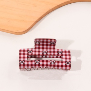 Pinza de Pelo Francesa Elegante de 8.4CM con Diseño de Puntos y Cuadros, Pinza Cuadrada de PVC Tipo Tiburón, Accesorio para el Cabello de Mujer para Uso Diario - Product Image 6