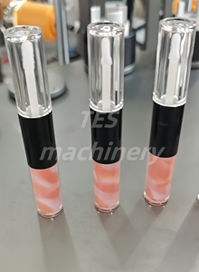 Relleno automático de cuatro colores <span class=keywords><strong>diferentes</strong></span>, patrón de pintura de flores, crema de agua, máquina de llenado de cojín de aire para cosméticos - Product Image 5