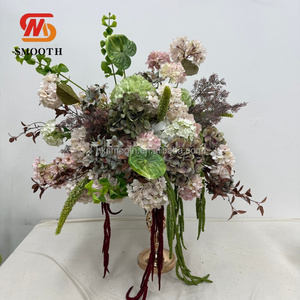 ช่อดอกไม้ประดิษฐ์สีเขียวเข้มสำหรับงานแต่งงาน ดีไซน์เรียบหรู ตกแต่งด้วยดอกไฮเดรนเยียสีเขียวเข้ม เหมาะสำหรับตกแต่งงานปาร์ตี้ - Product Image 1
