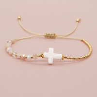 Bracelet réglable fait main en coquillages, pierres naturelles, cristaux et perles dorées, style bohème délicat et minimaliste, bijou de foi pour femme, cadeau