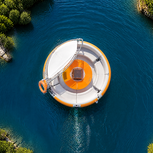 Barca Elettrica Galleggiante a Forma di Ciambella per 6-8 Persone con Barbecue e Ombrellone, Attrezzatura per Divertimento Acquatico per Laghi, Fiumi e Resort - Product Image 1