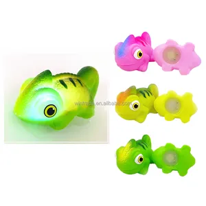 OEM light up bath toys mini lizard animal non-toxic PVC safe for baby to have a funny bath time with funny chameleon