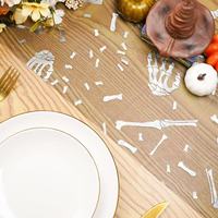 Chemin de table en maille avec motif de main squelette estampé à chaud argenté, décoration de table pour Halloween et Fête des Fantômes