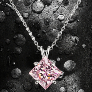 Colgante de Plata de Ley 925 con Baño de Platino y Moissanita Gris Corte Princesa VVS Brillante de 1.2ct-5ct al por Mayor - Product Image 3