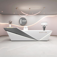 Bureau de réception vert à hauteur réglable pour salon de beauté Bureau de réception à led blanc et or pour deux ordinateurs