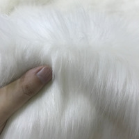 Prix ​​moins cher en gros, tissu en fausse fourrure blanche de 6 cm et 7 cm, fausse fourrure blanche pour costumes de Père Noël/jouets/canapé/meubles