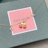 Trendy rode kristallen kersen hanger ketting met bloemencharms, 14K verguld, frisse stijl, delicate fruitjuwelen voor vrouwen