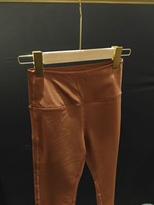 Nuevo conjunto de traje de <span class=keywords><strong>yoga</strong></span> deportivo europeo y americano, pantalones para correr y fitness, clase de <span class=keywords><strong>yoga</strong></span> ajustada para mujeres - Product Image 5