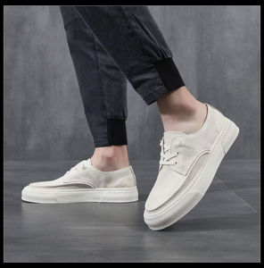 Chaussures de skate en cuir de couleur unie, légères, en matériau flexible, confortables, à bout rond, résistantes à l'usure, à semelle plate, tendance - Product Image 4