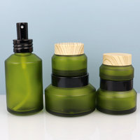 Set Botol Krim Kaca Hijau Frosting dengan Tutup Kayu Bambu, Kemasan Semprot Kabut, Logo Custom
